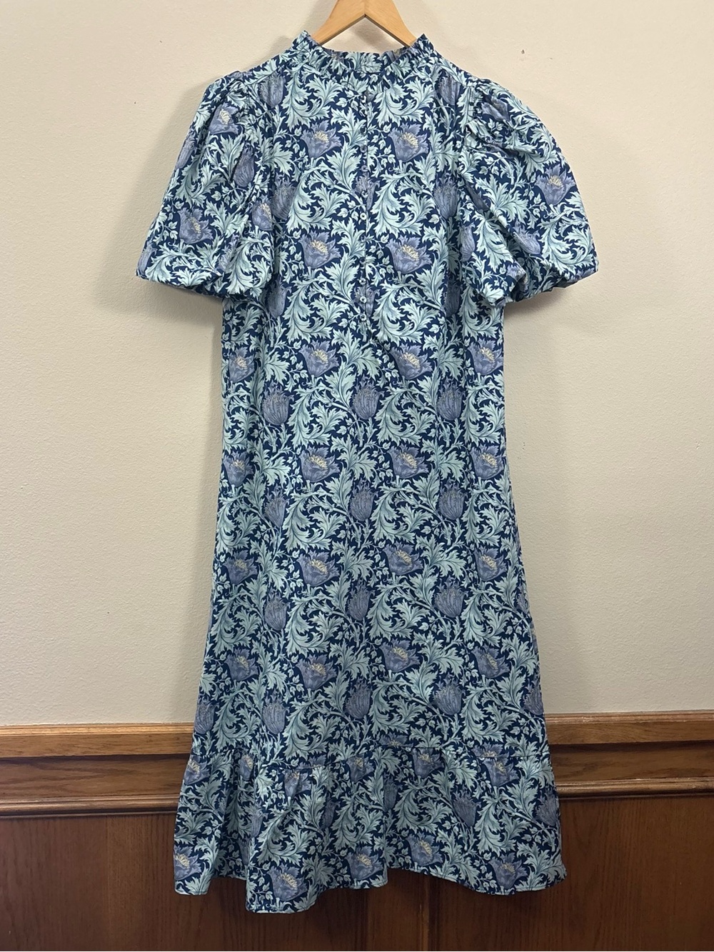 Tuckernuck Hyacinth House Multi Blue Leafy Floral Mimi Midi Dress women’s M